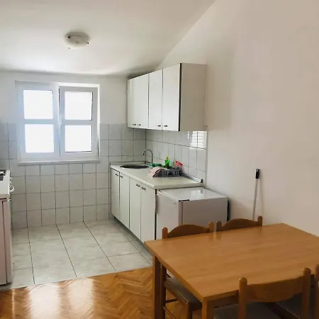 Adriana Apartament *
