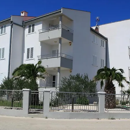 Apartment Adriana *